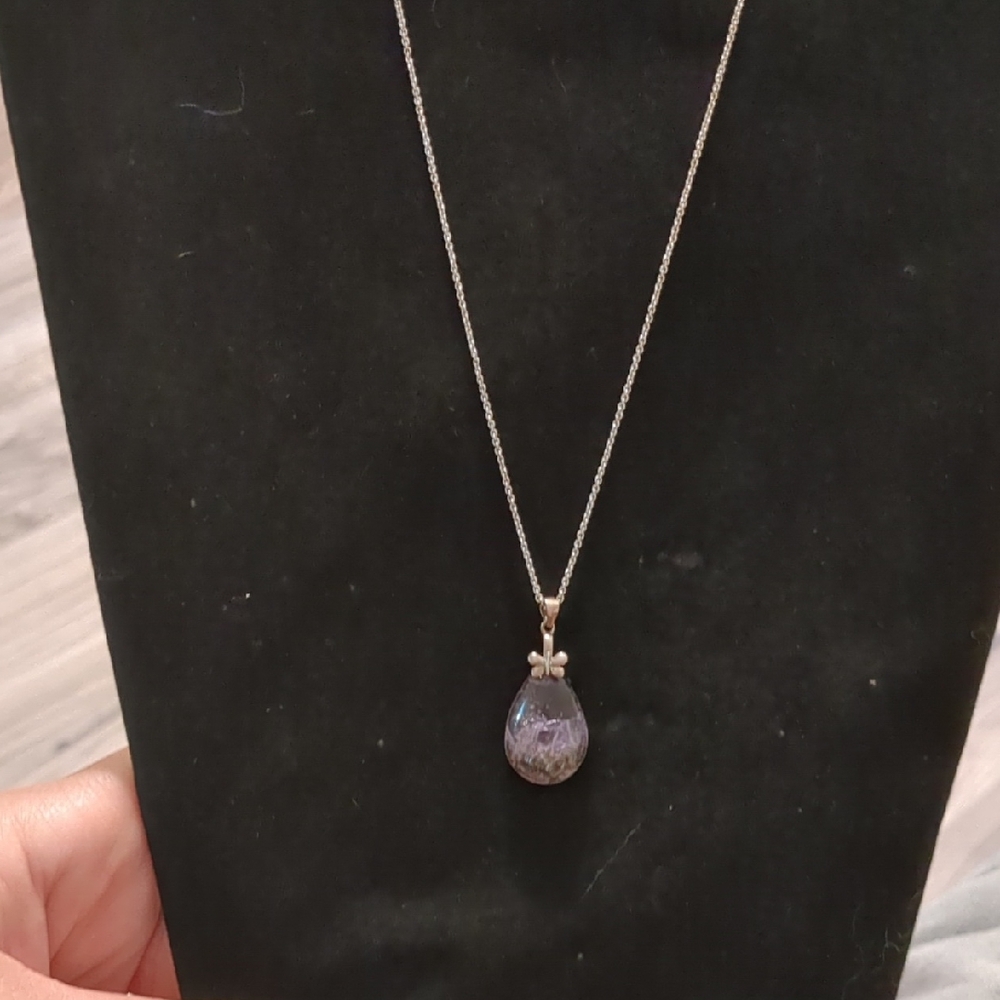 Elegant Silver Pendant Necklace